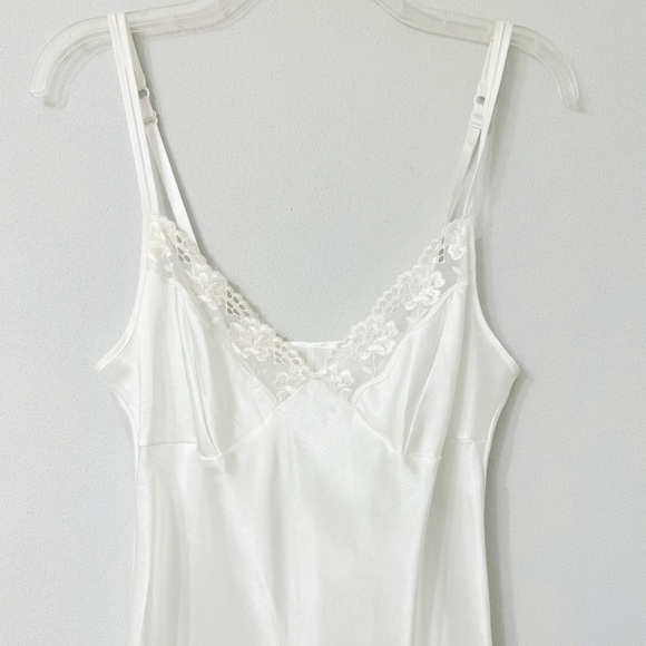 Marks & Spencer White Lace Trim Full Midi Slip Size 8 - Picture 6 of 16